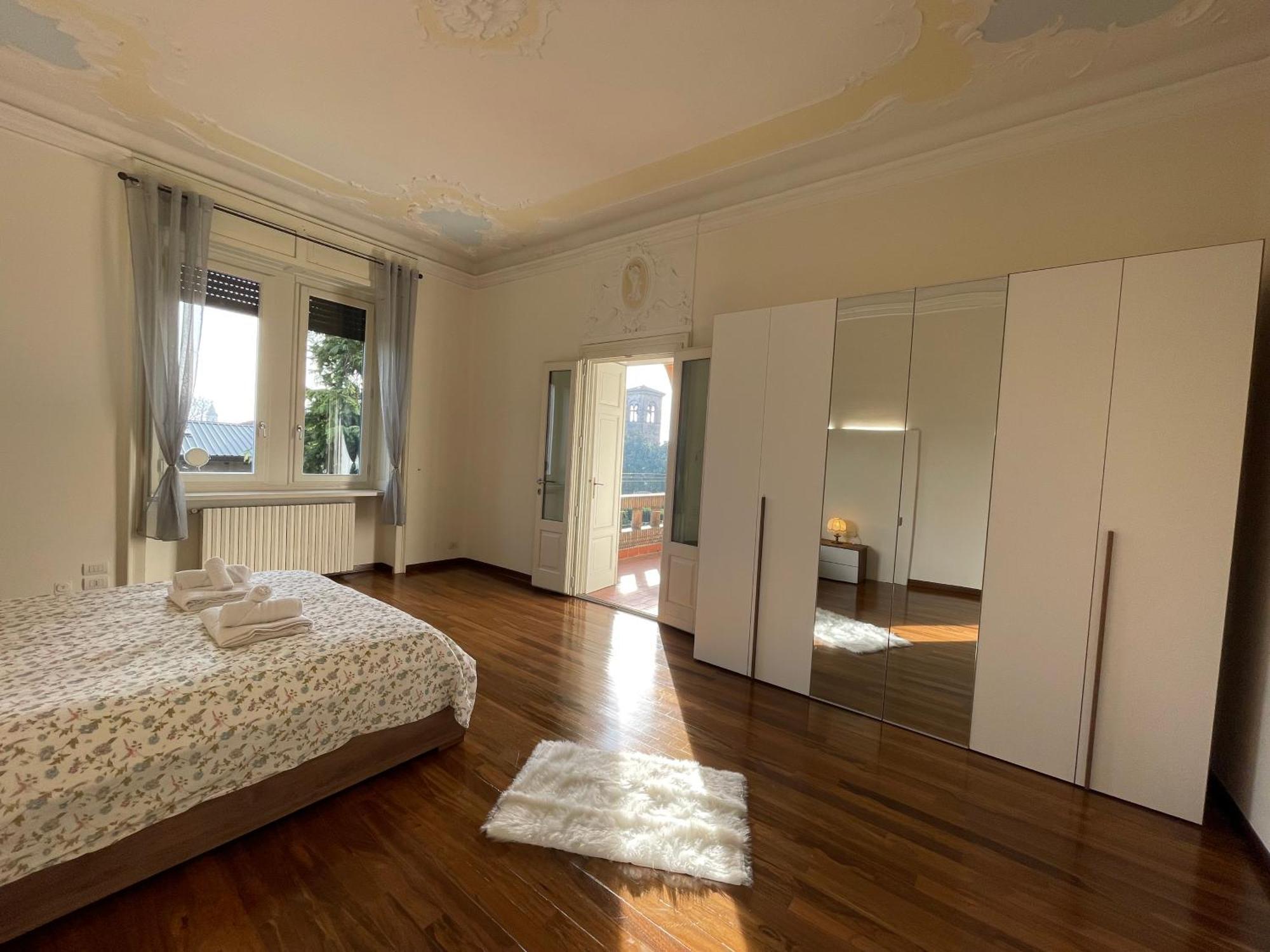 Bg Central Royal Suite Con Parcheggio - Vista Citta Alta Бергамо Екстериор снимка
