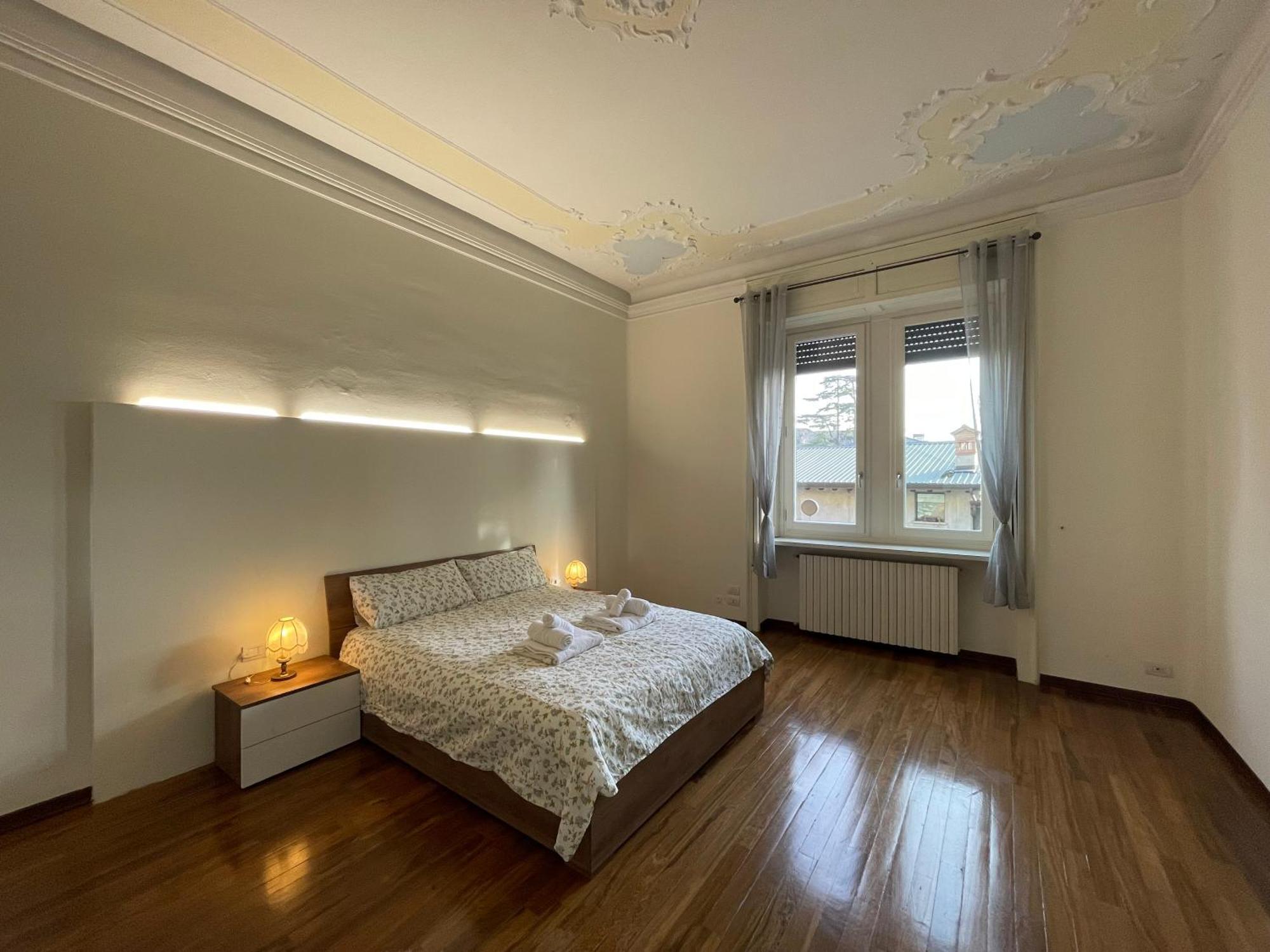 Bg Central Royal Suite Con Parcheggio - Vista Citta Alta Бергамо Екстериор снимка