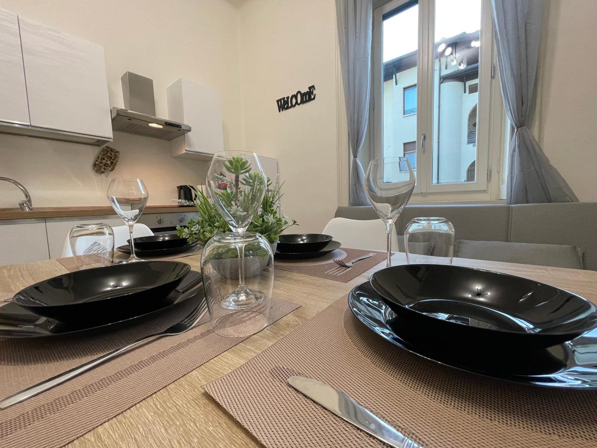 Bg Central Royal Suite Con Parcheggio - Vista Citta Alta Бергамо Екстериор снимка