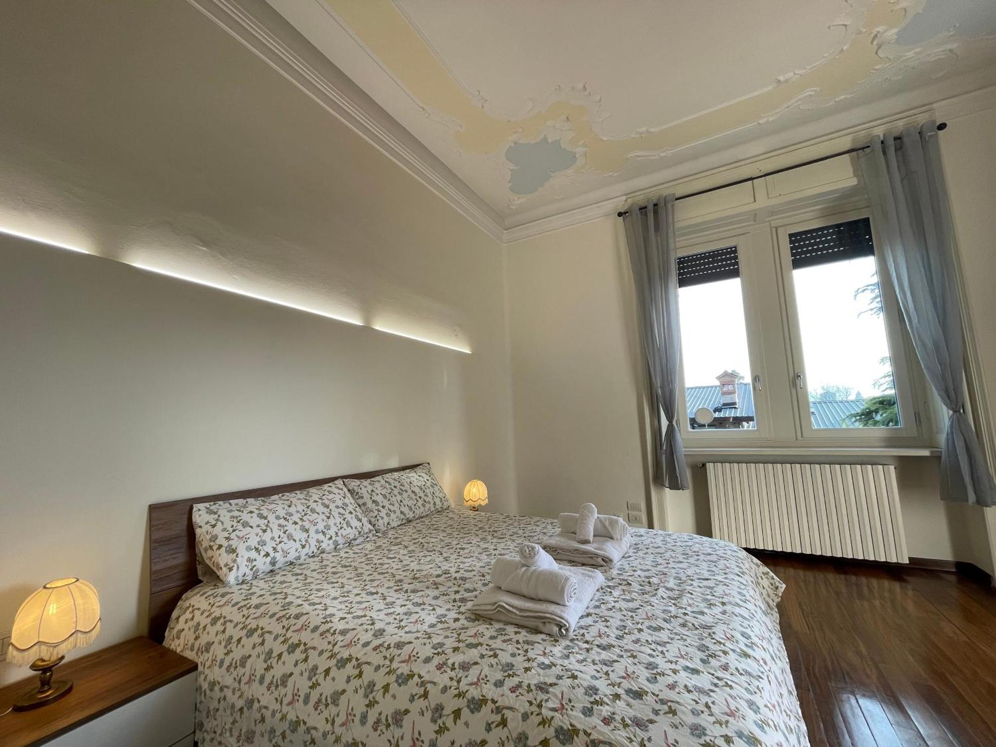 Bg Central Royal Suite Con Parcheggio - Vista Citta Alta Бергамо Екстериор снимка
