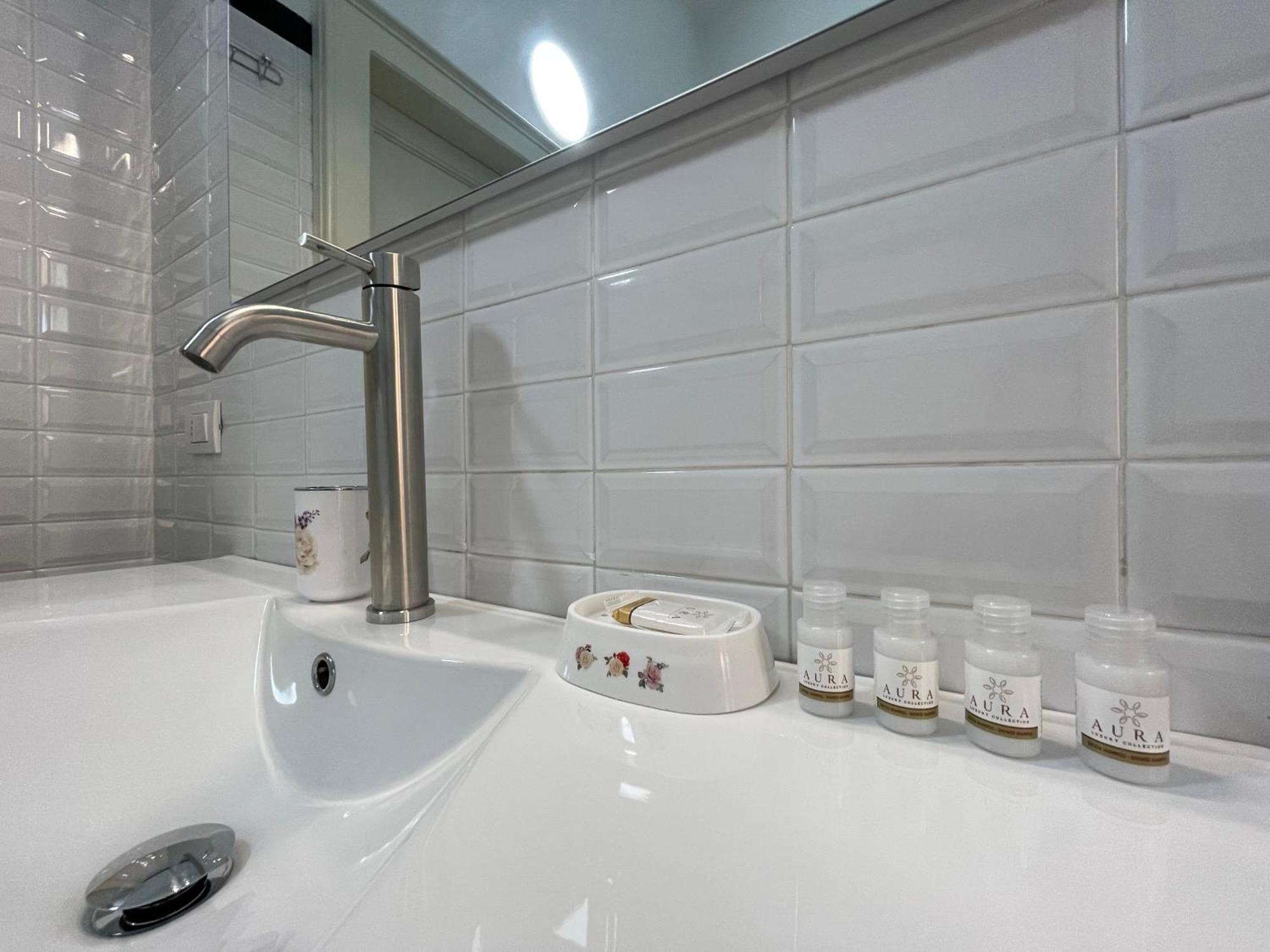 Bg Central Royal Suite Con Parcheggio - Vista Citta Alta Бергамо Екстериор снимка