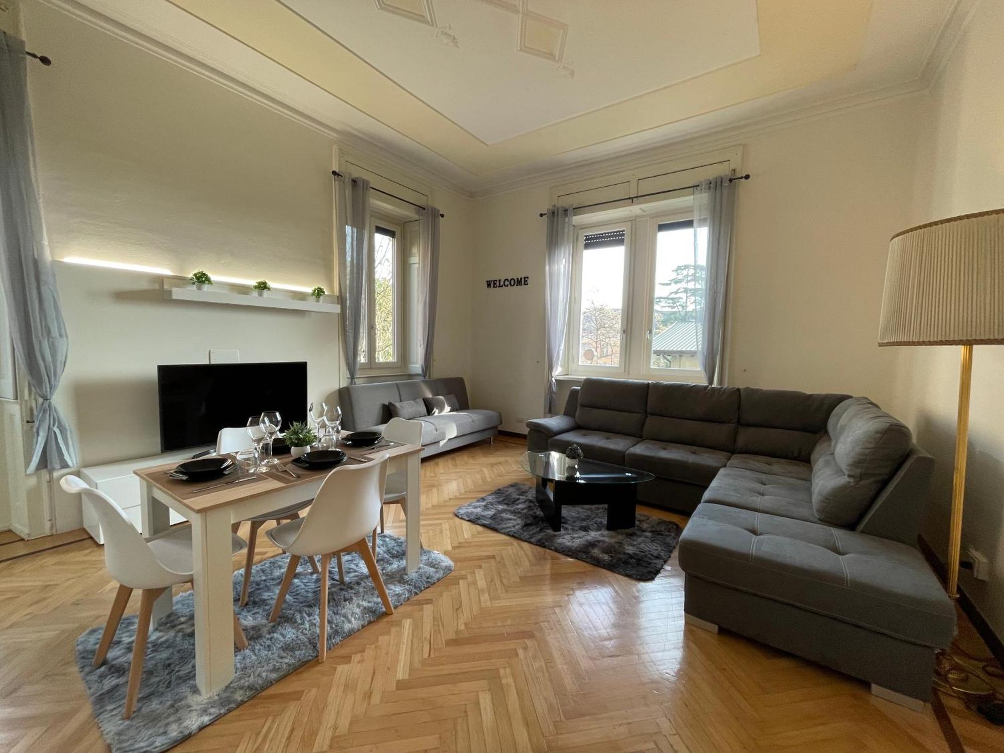 Bg Central Royal Suite Con Parcheggio - Vista Citta Alta Бергамо Екстериор снимка
