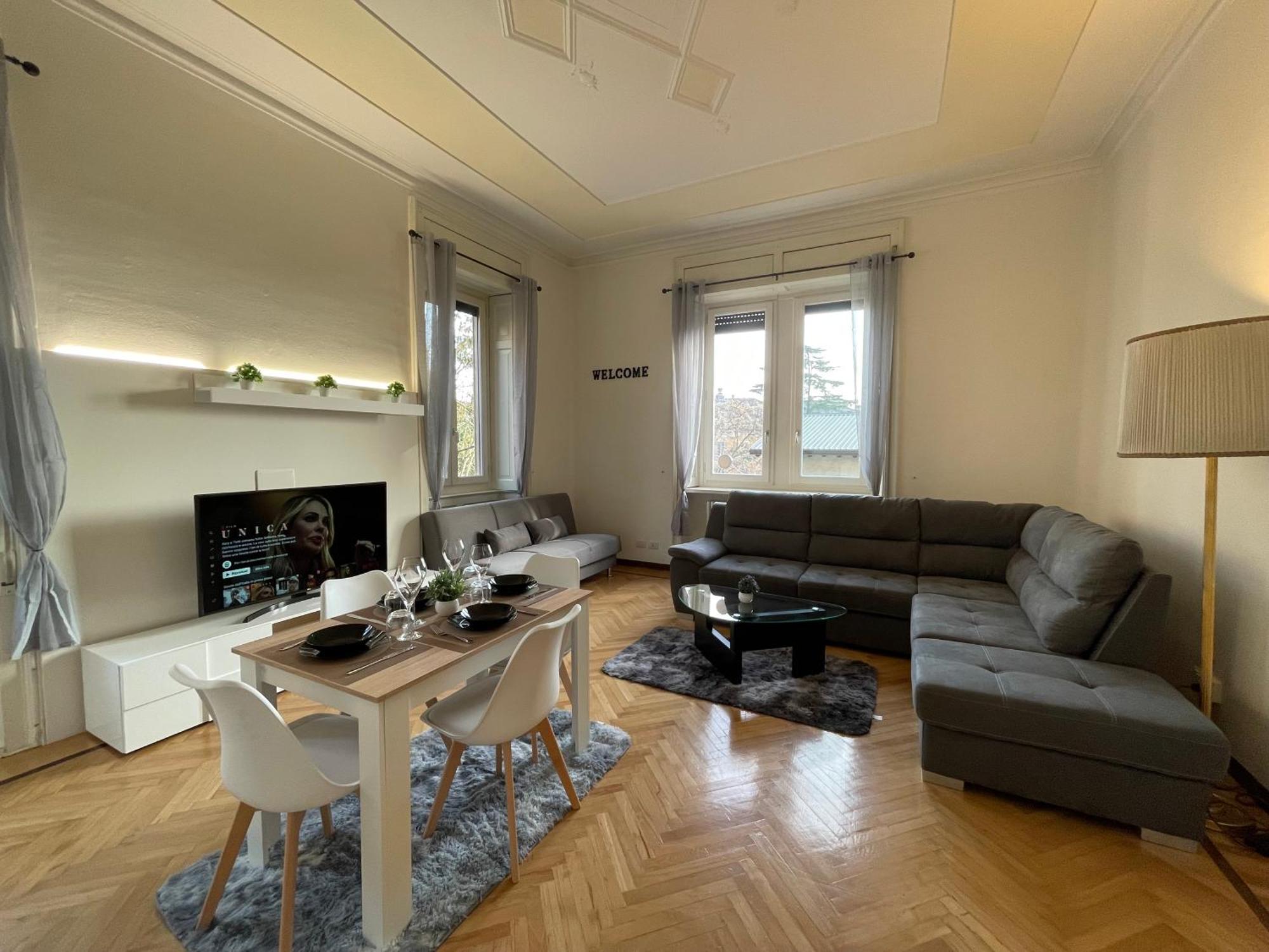 Bg Central Royal Suite Con Parcheggio - Vista Citta Alta Бергамо Екстериор снимка