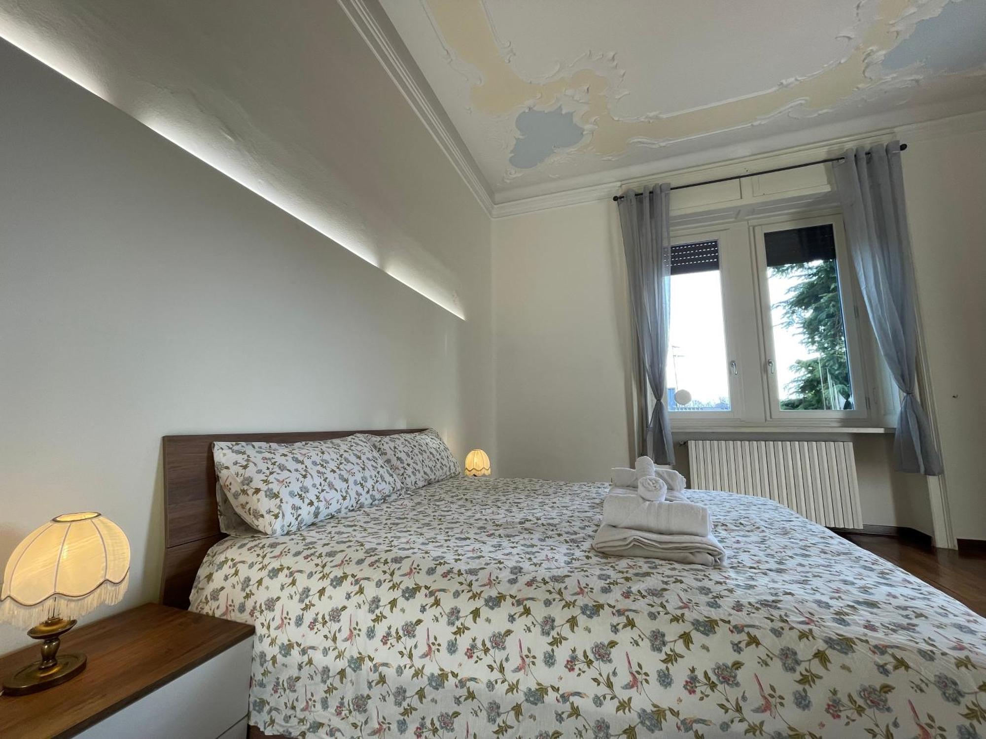 Bg Central Royal Suite Con Parcheggio - Vista Citta Alta Бергамо Екстериор снимка