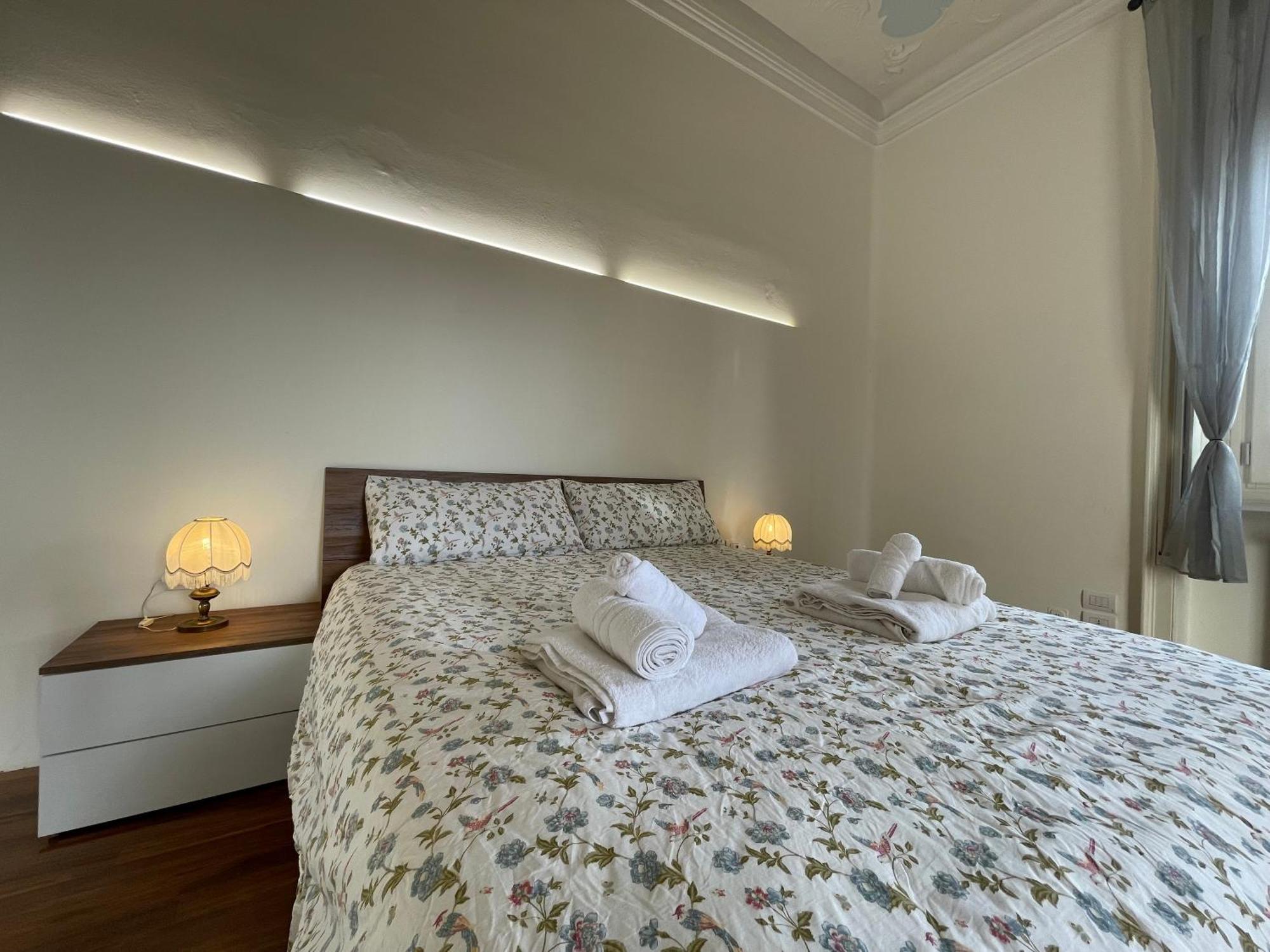 Bg Central Royal Suite Con Parcheggio - Vista Citta Alta Бергамо Екстериор снимка
