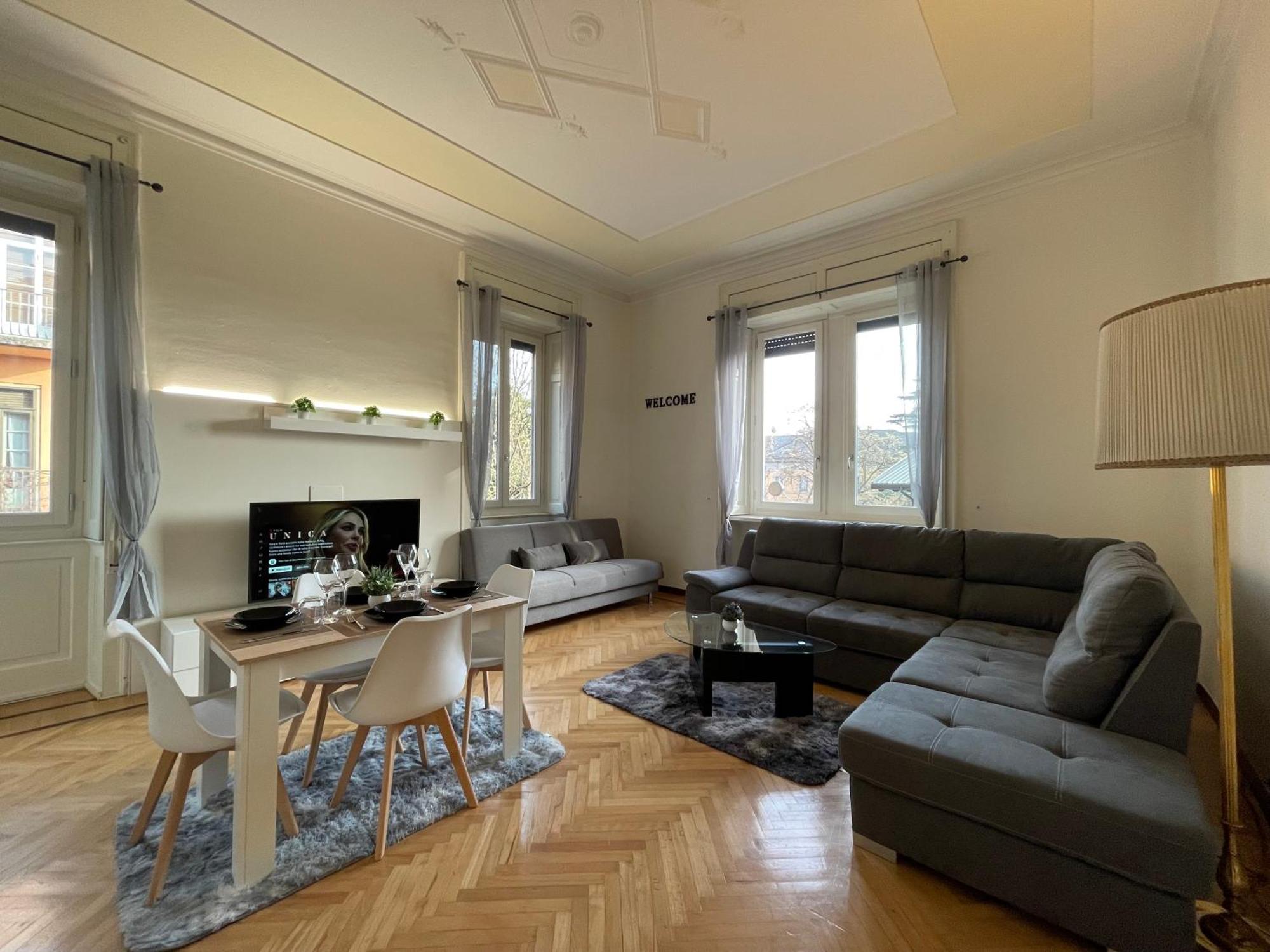 Bg Central Royal Suite Con Parcheggio - Vista Citta Alta Бергамо Екстериор снимка
